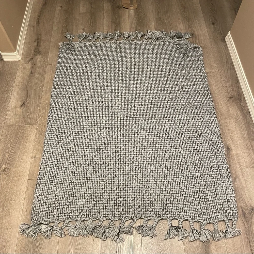 West Elm Home Marled Gray & Black Basket Weave Polyester‎ Tassel Rug